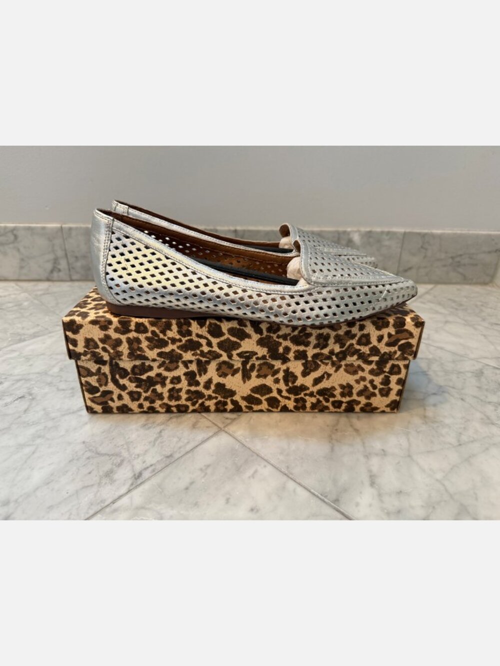 French Sole New York Vandalay Silver Metallic Flats, Size 8.5M, NIB